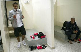 Nos vestiários antes da partida entre Corinthians x Cruzeiro, realizada esta noite no estádio do Pacaembu, jogo válido pela 12ª rodada do Campeonato Brasileiro de 2012