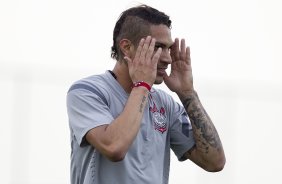 Durante o treino realizado esta tarde no CT Joaquim Grava, localizado no Parque Ecolgico do Tiete. O prximo jogo da equipe ser domingo, 29/07, contra o Bahia/BA, no Pituacu, vlido pela 13 rodada do Campeonato Brasileiro de 2012
