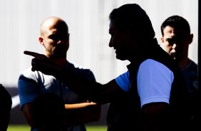 Durante o treino realizado esta manh no CT Joaquim Grava, localizado no Parque Ecolgico do Tiete. O prximo jogo da equipe ser amanh, domingo, 12/08, contra o Coritiba, no estdio Couto Pereira, vlido pela 16 rodada do Campeonato Brasileiro de 2012