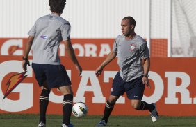 Durante o treino realizado esta tarde no CT Joaquim Grava, localizado no Parque Ecolgico do Tiete. O prximo jogo da equipe ser domingo,19/08, contra o Santos, na Vila Belmiro, vlido pela 18 rodada do Campeonato Brasileiro de 2012