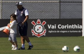 Apos o treino realizado esta manh no CT Joaquim Grava, localizado no Parque Ecolgico do Tiete. O prximo jogo da equipe ser amanh, domingo, 25/08, contra o So Paulo, no Pacaembu, vlido pela 19 rodada do Campeonato Brasileiro de 2012