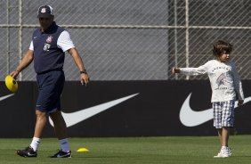 Apos o treino realizado esta manh no CT Joaquim Grava, localizado no Parque Ecolgico do Tiete. O prximo jogo da equipe ser amanh, domingo, 25/08, contra o So Paulo, no Pacaembu, vlido pela 19 rodada do Campeonato Brasileiro de 2012