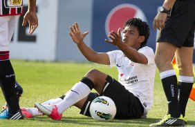 Durante a partida entre Corinthians x So Paulo, realizada esta tarde no estdio do Pacaembu, jogo vlido pela 19 rodada do Campeonato Brasileiro de 2012