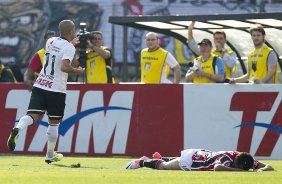 Durante a partida entre Corinthians x So Paulo, realizada esta tarde no estdio do Pacaembu, jogo vlido pela 19 rodada do Campeonato Brasileiro de 2012