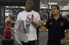 O lutador de MMA, Anderson Silva durante treinamento esta manh na academia do Parque So Jorge