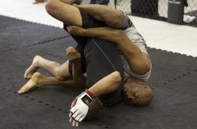 O lutador de MMA, Anderson Silva durante treinamento esta manh na academia do Parque So Jorge