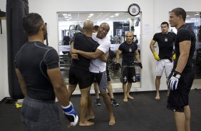 O lutador de MMA, Anderson Silva durante treinamento esta manh na academia do Parque So Jorge