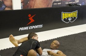 O lutador de MMA, Anderson Silva durante treinamento esta manh na academia do Parque So Jorge