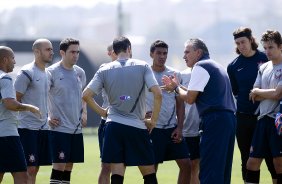 Apos o treino realizado esta manh no CT Joaquim Grava, localizado no Parque Ecolgico do Tiete. O prximo jogo da equipe ser amanh, domingo, 02/09, contra o Atltico-MG, no Pacaembu, jogo vlido pela 21 rodada do Campeonato Brasileiro de 2012