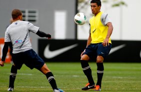 Paulinho durante Treino do Corinthians realizado no CT Joaquim Grava