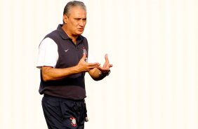O técnico Tite durante Treino do Corinthians realizado no CT Joaquim Grava