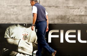 O técnico Tte Treino do Corinthians realizado no CT Joaquim Grava