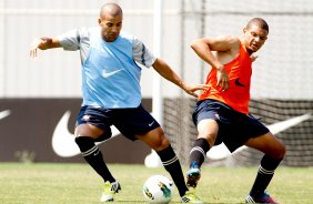 Emerson durante Treino do Corinthians realizado no CT Joaquim Grava