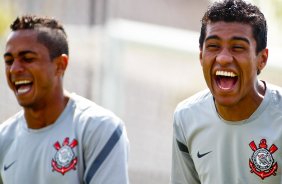 Paulinho durante Treino do Corinthians realizado no CT Joaquim Grava