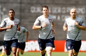 Edenilson,Anderson Polga e Alessandro durante Treino do Corinthians realizado no CT Joaquim Grava