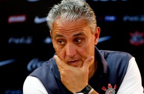 O técnico Tite durante Treino do Corinthians realizado no CT Joaquim Grava