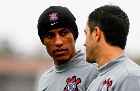 Paulinho durante Treino do Corinthians realizado no CT Joaquim Grava