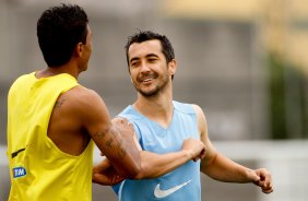 Douglas e Paulinho durante Treino do Corinthians realizado no CT Joaquim Grava