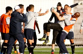 O goleiro Julio Cesar durante treino do Corinthians realizado no CT Joaquim Grava