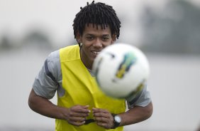 Durante o treino realizado esta tarde no CT Joaquim Grava, localizado no Parque Ecolgico do Tiete. O prximo jogo da equipe ser sbado, dia 06/10 contra o Nautico, nos Aflitos, vlido pela 28 rodada do Campeonato Brasileiro de 2012