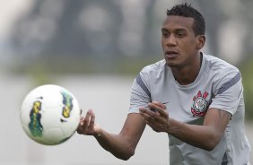 Durante o treino realizado esta tarde no CT Joaquim Grava, localizado no Parque Ecolgico do Tiete. O prximo jogo da equipe ser sbado, dia 06/10 contra o Nautico, nos Aflitos, vlido pela 28 rodada do Campeonato Brasileiro de 2012