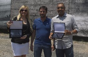 O ex-jogador Basilio inaugura o painel que lembra seu gol em 1977, junto com a viuva do ex-jogador Socrates, aps o treino realizado esta manh no CT Joaquim Grava, localizado no Parque Ecolgico do Tiete. O prximo jogo da equipe ser quarta-feira, dia 10/10 contra o Flamengo, no Pacaembu, vlido pela 29 rodada do Campeonato Brasileiro de 2012