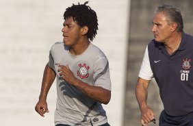 Durante o treino realizado esta tarde no CT Joaquim Grava, localizado no Parque Ecolgico do Tiete. O prximo jogo da equipe ser amanh, quarta-feira, dia 10/10 contra o Flamengo, no Pacaembu, vlido pela 29 rodada do Campeonato Brasileiro de 2012