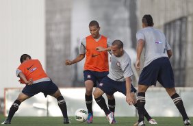 Durante o treino realizado esta tarde no CT Joaquim Grava, localizado no Parque Ecolgico do Tiete. O prximo jogo da equipe ser amanh, quarta-feira, dia 10/10 contra o Flamengo, no Pacaembu, vlido pela 29 rodada do Campeonato Brasileiro de 2012