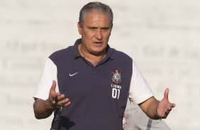 Durante o treino realizado esta tarde no CT Joaquim Grava, localizado no Parque Ecolgico do Tiete. O prximo jogo da equipe ser amanh, quarta-feira, dia 10/10 contra o Flamengo, no Pacaembu, vlido pela 29 rodada do Campeonato Brasileiro de 2012