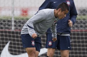 Durante o treino realizado esta tarde no CT Joaquim Grava, localizado no Parque Ecolgico do Tiete. O prximo jogo da equipe ser amanh, sbado, dia 13/10 contra a Portuguesa, no Caninde, vlido pela 30 rodada do Campeonato Brasileiro de 2012