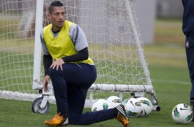 Durante o treino realizado esta tarde no CT Joaquim Grava, localizado no Parque Ecolgico do Tiete. O prximo jogo da equipe ser amanh, sbado, dia 13/10 contra a Portuguesa, no Caninde, vlido pela 30 rodada do Campeonato Brasileiro de 2012