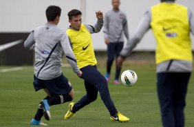 Durante o treino realizado esta tarde no CT Joaquim Grava, localizado no Parque Ecolgico do Tiete. O prximo jogo da equipe ser amanh, sbado, dia 13/10 contra a Portuguesa, no Caninde, vlido pela 30 rodada do Campeonato Brasileiro de 2012