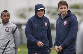 Durante o treino realizado esta tarde no CT Joaquim Grava, localizado no Parque Ecolgico do Tiete. O prximo jogo da equipe ser amanh, sbado, dia 13/10 contra a Portuguesa, no Caninde, vlido pela 30 rodada do Campeonato Brasileiro de 2012