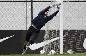 Durante o treino realizado esta tarde no CT Joaquim Grava, localizado no Parque Ecolgico do Tiete. O prximo jogo da equipe ser amanh, sbado, dia 13/10 contra a Portuguesa, no Caninde, vlido pela 30 rodada do Campeonato Brasileiro de 2012