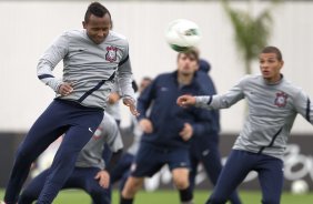 Durante o treino realizado esta tarde no CT Joaquim Grava, localizado no Parque Ecolgico do Tiete. O prximo jogo da equipe ser amanh, sbado, dia 13/10 contra a Portuguesa, no Caninde, vlido pela 30 rodada do Campeonato Brasileiro de 2012