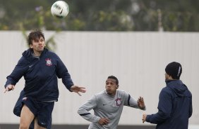 Durante o treino realizado esta tarde no CT Joaquim Grava, localizado no Parque Ecolgico do Tiete. O prximo jogo da equipe ser amanh, sbado, dia 13/10 contra a Portuguesa, no Caninde, vlido pela 30 rodada do Campeonato Brasileiro de 2012