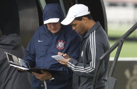 Durante o treino realizado esta tarde no CT Joaquim Grava, localizado no Parque Ecolgico do Tiete. O prximo jogo da equipe ser amanh, sbado, dia 13/10 contra a Portuguesa, no Caninde, vlido pela 30 rodada do Campeonato Brasileiro de 2012