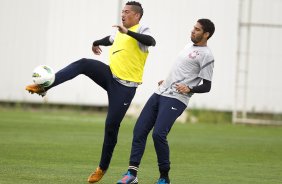 Durante o treino realizado esta tarde no CT Joaquim Grava, localizado no Parque Ecolgico do Tiete. O prximo jogo da equipe ser amanh, sbado, dia 13/10 contra a Portuguesa, no Caninde, vlido pela 30 rodada do Campeonato Brasileiro de 2012