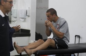Nos vestiários antes da partida entre Portuguesa x Corinthians, realizada esta noite no estádio do Caninde, jogo válido pela 30ª rodada do Campeonato Brasileiro de 2012