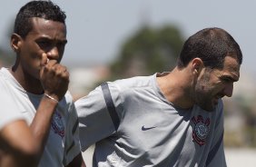 Durante o treino realizado esta manh no CT Joaquim Grava, localizado no Parque Ecolgico do Tiete. O prximo jogo da equipe ser quarta-feira, dia 17/10 contra o Cruzeiro, no estdio Melo, em Varginha/MG, vlido pela 31 rodada do Campeonato Brasileiro de 2012