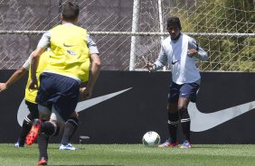 Durante o treino realizado esta manh no CT Joaquim Grava, localizado no Parque Ecolgico do Tiete. O prximo jogo da equipe ser quarta-feira, dia 17/10 contra o Cruzeiro, no estdio Melo, em Varginha/MG, vlido pela 31 rodada do Campeonato Brasileiro de 2012