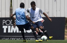 Durante o treino realizado esta manh no CT Joaquim Grava, localizado no Parque Ecolgico do Tiete. O prximo jogo da equipe ser quarta-feira, dia 17/10 contra o Cruzeiro, no estdio Melo, em Varginha/MG, vlido pela 31 rodada do Campeonato Brasileiro de 2012