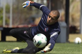 Durante o treino realizado esta manh no CT Joaquim Grava, localizado no Parque Ecolgico do Tiete. O prximo jogo da equipe ser quarta-feira, dia 17/10 contra o Cruzeiro, no estdio Melo, em Varginha/MG, vlido pela 31 rodada do Campeonato Brasileiro de 2012