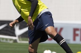 Durante o treino realizado esta manh no CT Joaquim Grava, localizado no Parque Ecolgico do Tiete. O prximo jogo da equipe ser quarta-feira, dia 17/10 contra o Cruzeiro, no estdio Melo, em Varginha/MG, vlido pela 31 rodada do Campeonato Brasileiro de 2012