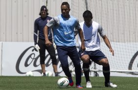 Durante o treino realizado esta manh no CT Joaquim Grava, localizado no Parque Ecolgico do Tiete. O prximo jogo da equipe ser quarta-feira, dia 17/10 contra o Cruzeiro, no estdio Melo, em Varginha/MG, vlido pela 31 rodada do Campeonato Brasileiro de 2012