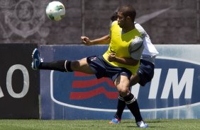 Durante o treino realizado esta manh no CT Joaquim Grava, localizado no Parque Ecolgico do Tiete. O prximo jogo da equipe ser quarta-feira, dia 17/10 contra o Cruzeiro, no estdio Melo, em Varginha/MG, vlido pela 31 rodada do Campeonato Brasileiro de 2012