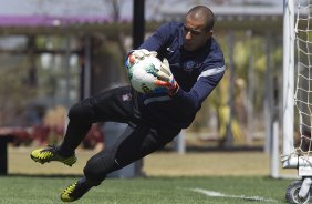 Durante o treino realizado esta manh no CT Joaquim Grava, localizado no Parque Ecolgico do Tiete. O prximo jogo da equipe ser quarta-feira, dia 17/10 contra o Cruzeiro, no estdio Melo, em Varginha/MG, vlido pela 31 rodada do Campeonato Brasileiro de 2012