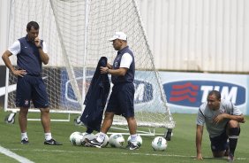 Durante o treino realizado esta manh no CT Joaquim Grava, localizado no Parque Ecolgico do Tiete. O prximo jogo da equipe ser amanh, quarta-feira, dia 17/10 contra o Cruzeiro, no estdio Melo, em Varginha/MG, vlido pela 31 rodada do Campeonato Brasileiro de 2012