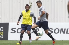 Durante o treino realizado esta manh no CT Joaquim Grava, localizado no Parque Ecolgico do Tiete. O prximo jogo da equipe ser amanh, quarta-feira, dia 17/10 contra o Cruzeiro, no estdio Melo, em Varginha/MG, vlido pela 31 rodada do Campeonato Brasileiro de 2012