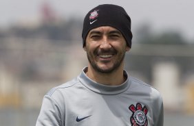 Durante o treino realizado esta manh no CT Joaquim Grava, localizado no Parque Ecolgico do Tiete. O prximo jogo da equipe ser amanh, quarta-feira, dia 17/10 contra o Cruzeiro, no estdio Melo, em Varginha/MG, vlido pela 31 rodada do Campeonato Brasileiro de 2012